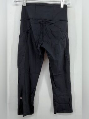 Lululemon Womens Black Capri Pockets Leggings Size 4